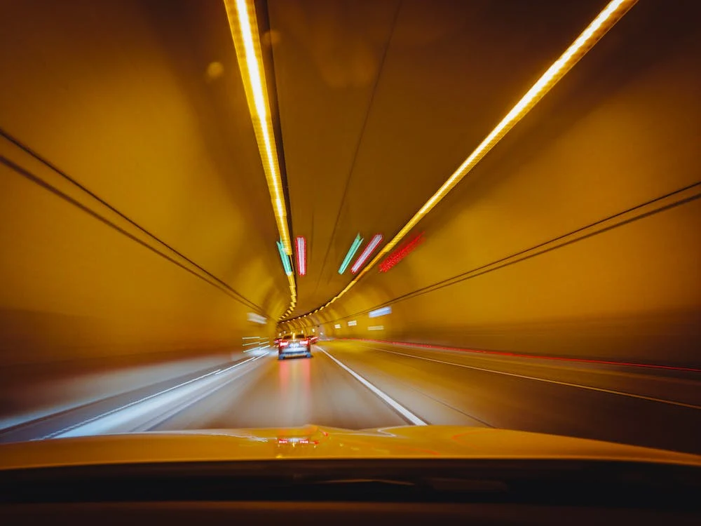 Vehículos en túnel